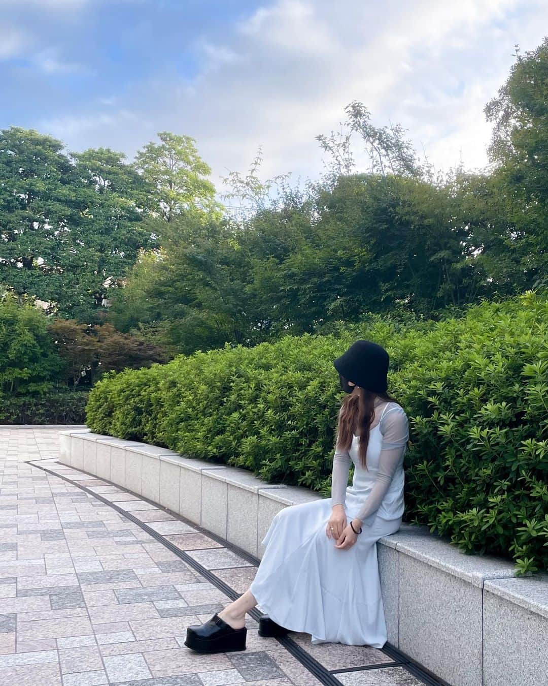 阿島ゆめのインスタグラム：「🌹 . . ar10月号掲載の ar×REDYAZELのコラボアイテム ワンピース編👗 . ガーリーになりすぎないように ハットと靴でカジュアルめに . @ar_magazine  @redyazel  #ar×REDYAZEL」