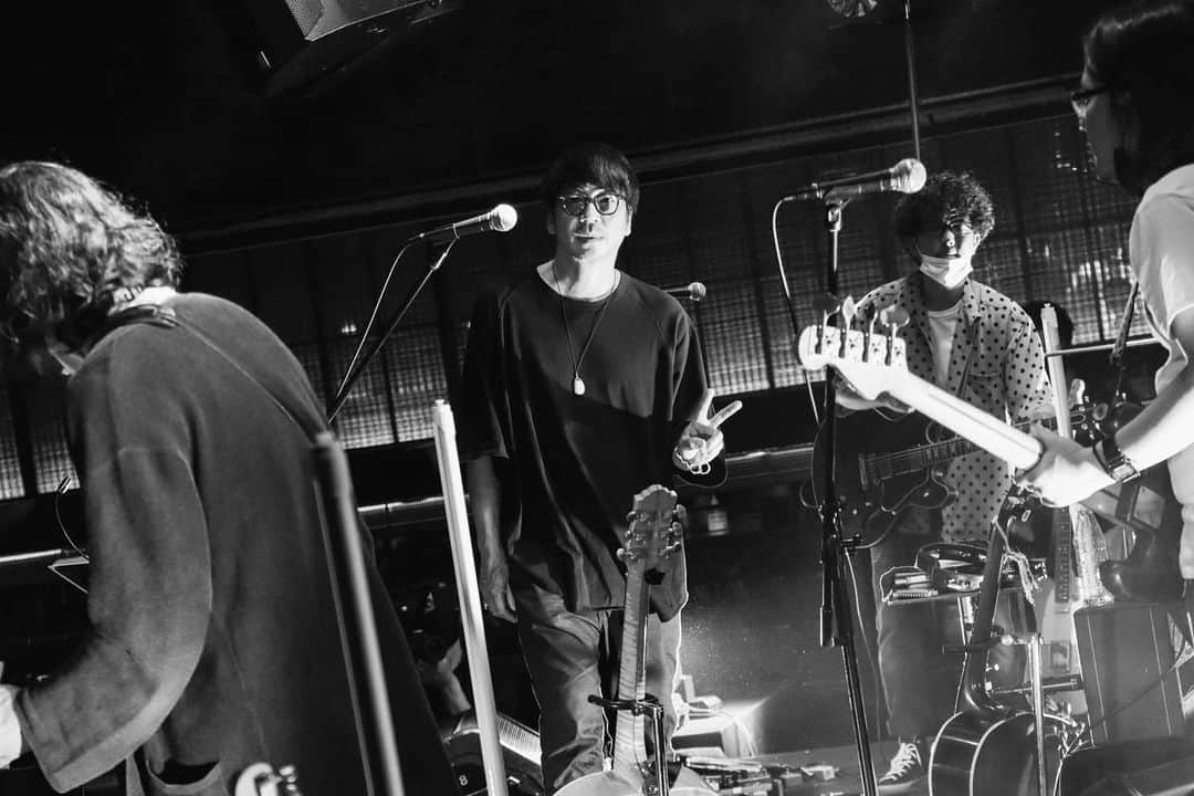 のインスタグラム：「何につけても 奢らない事だよ  #THEOLDBLUEBANDITS」