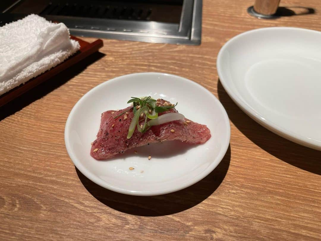 まさちゅうさんのインスタグラム写真 - (まさちゅうInstagram)「百獣の王と肉を食べる🍖  今まで食べた肉で1番美味しかったです。ご馳走様でした！  武井さんめちゃくちゃええ人で話しやすいし最高や。また一緒に仕事できるように頑張ろ🎮 #武井壮」9月14日 23時25分 - masachu39