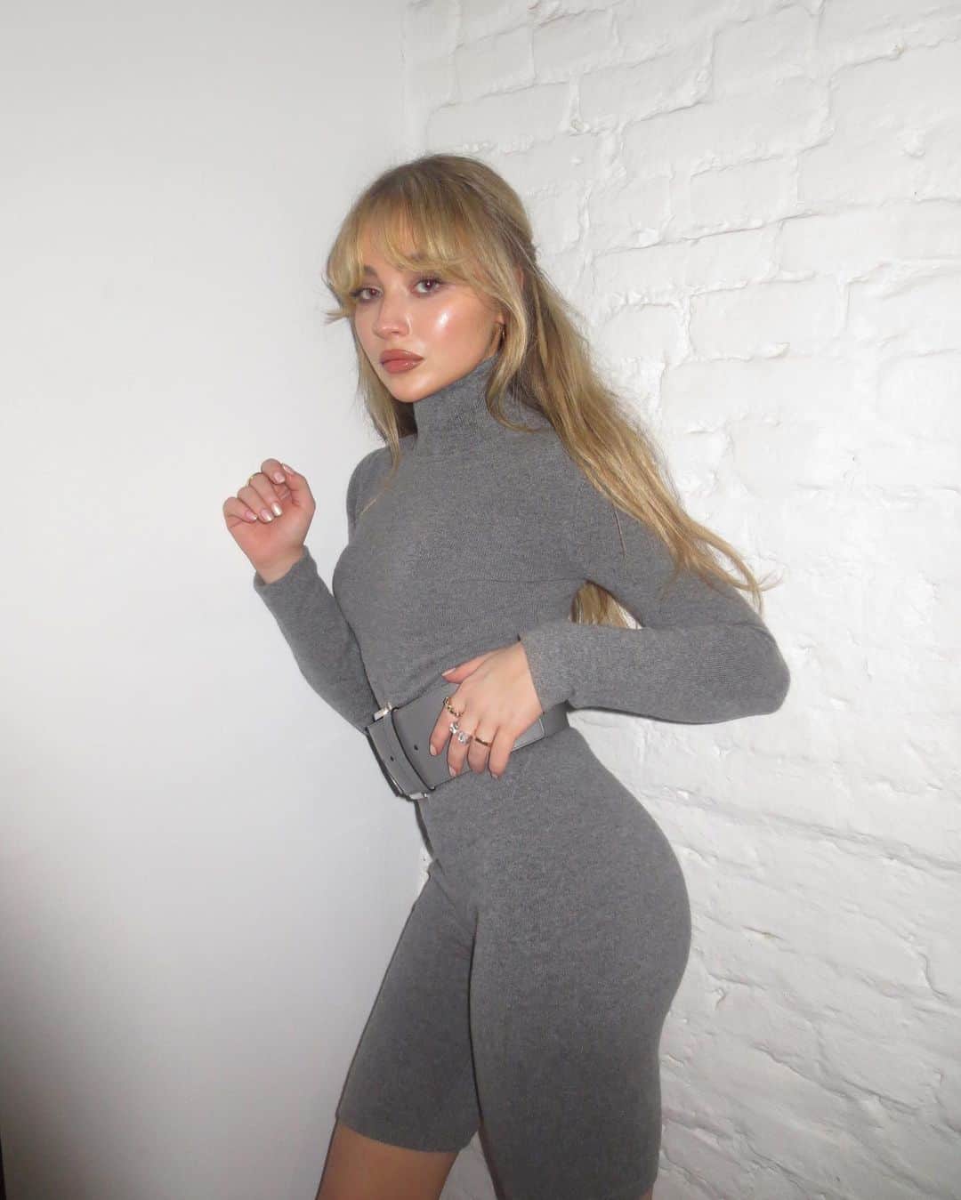 サブリナ・カーペンターのインスタグラム：「@michaelkors innit」