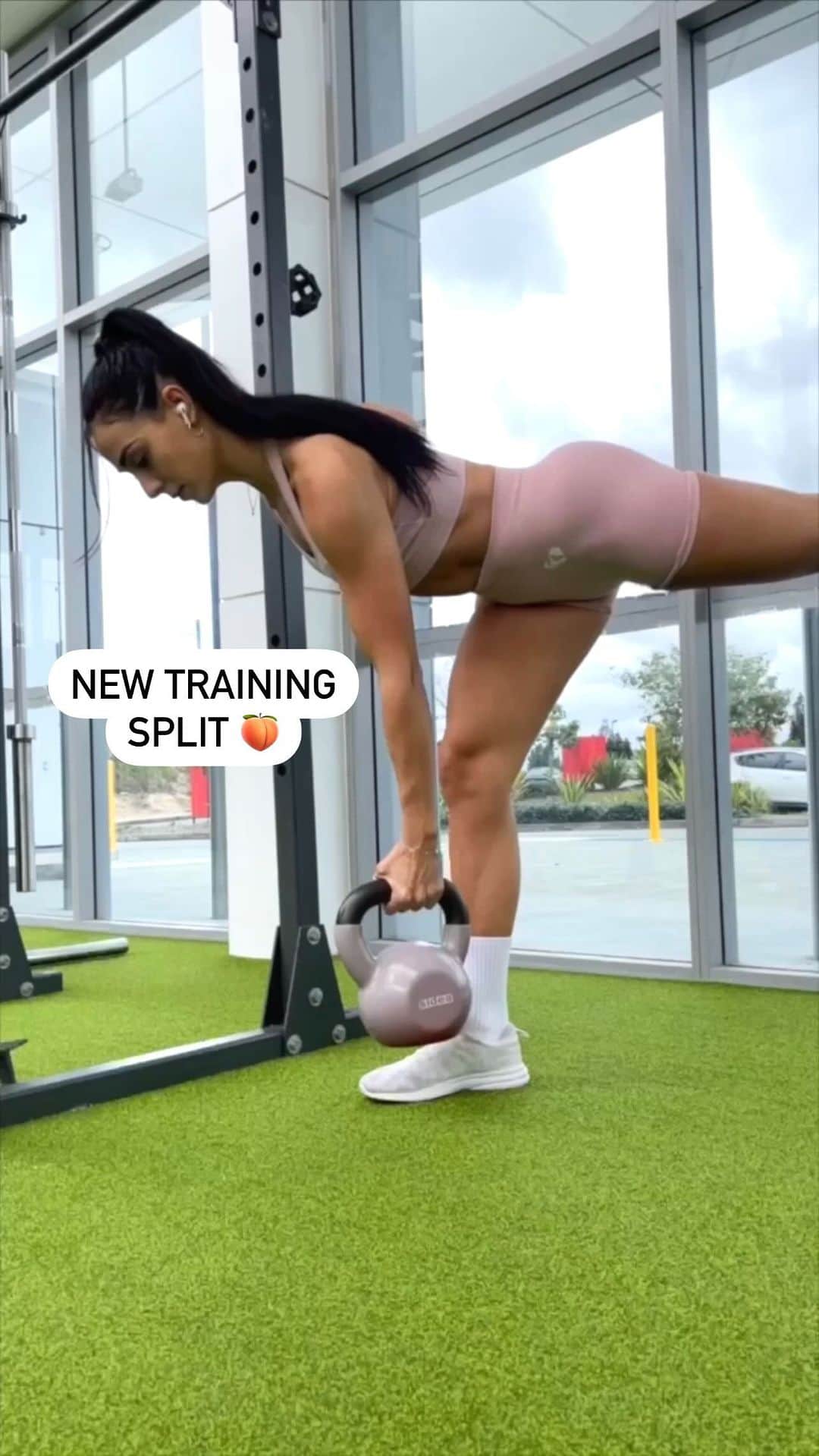 Danielle Robertsonのインスタグラム：「New Dat Booty program structure 🔥  The most frequently asked question I receive is: how often you should train your glutes?   Actually that’s a lie. The most frequently asked question I receive is: “is your name actually Dannibelle?”  Spoiler: It’s not.  Anyway.   The answer to the glutes question largely depends on a range of factors including individual muscular recovery (largely based on genetics), the types of exercises you are performing, your previous training experience, your current fitness/strength level and how much of a glute maniac you are (I’m right up there).   Individuals can train their glutes anywhere between 2 - 6 times per week but as a general guide, 3 times per week is the sweet spot. Now obviously when training glutes (unless you’re doing pure isolated work) your legs are working too so it’s important to factor that into recovery. Our new training split offers dedicated hamstring and quad focused sessions and a purely glute focused session (100% glutey goodness).   We polled our @datbootybydb clients to find that this was the most highly requested structure. So basically: You asked, we listened (and I spent weeks writing programs and staring at spreadsheet, eyes almost bleeding). Can’t wait for you to try this new programming!  If you’re a current member this program with be automatically updated for you ❤️  If you haven’t tried our programming yet this is the perfect time to join. Head to dannibelle.com or click the link in bio 🍑」
