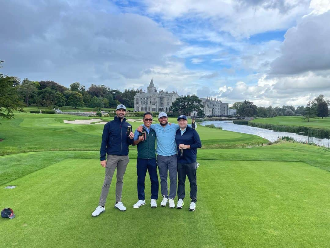 コール・ハメルズさんのインスタグラム写真 - (コール・ハメルズInstagram)「First time to Ireland and I can’t wait to come back! An incredible group of friends, which made for priceless banter and great memories! Need to work on the golf game some more because these courses are no joke. The service, staff and caddies were exceptional and make it so enjoyable. Always proud to have some Irish heritage in me.」9月15日 6時09分 - colehamels