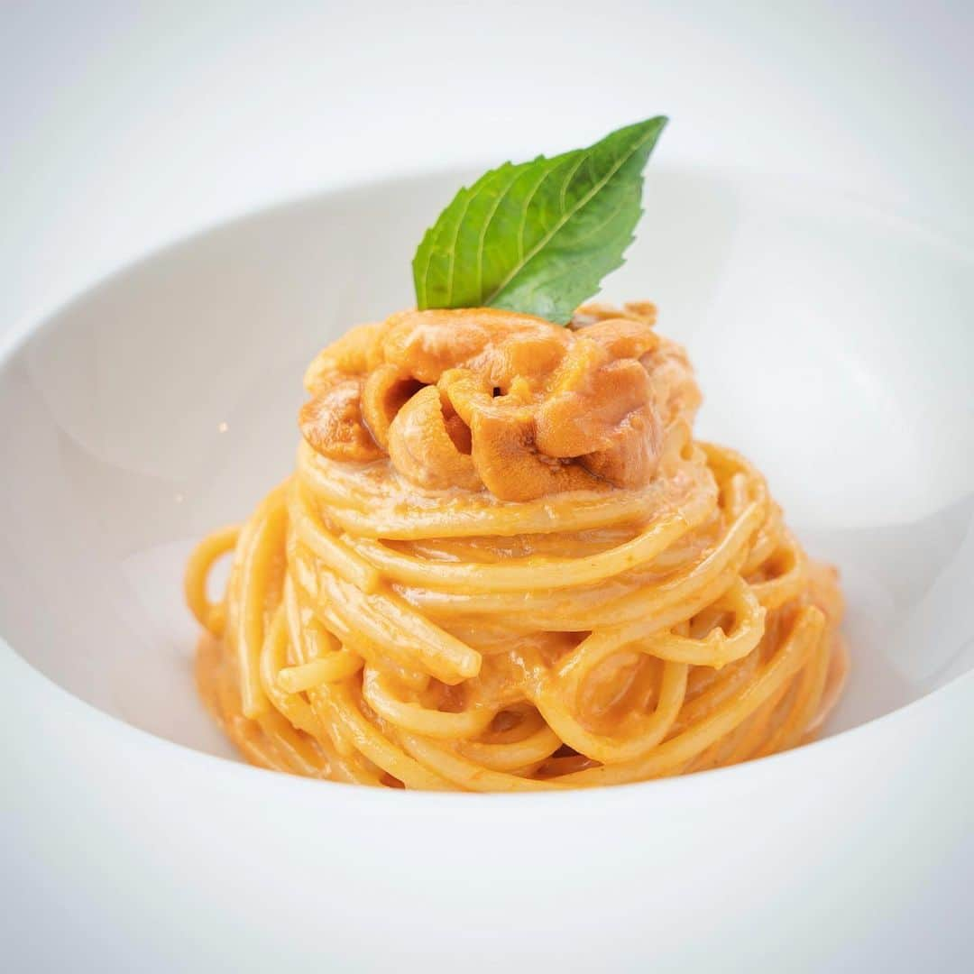 Arancino Di Mareのインスタグラム：「See you at ‘The Best Of Hawaii’s Best Kitchens’ & enjoy our must-try Uni Pasta on 9/24! [TIX link in @hawaiisbestkitchens bio] 🇮🇹❤️🤙🏾 Mahalo Hawaii for voting us the Best Italian in Hawaii!!  #arancinodimare #arancinoristoranteitaliano #arancino #italian #hawaii #unipasta #italianrestaurant #bestitalian #spaghettiairiccidimare #riccidimare #uni #hawaiisbestkitchens #honolulu #seaurchin #waikiki #unilovers #アランチーノディマーレ #アランチーノ #イタリアン #ハワイ #おいしい #ホノルル #uniporn #bestof #ウニパスタ#hawaiisbest #oahu #iloveuni」