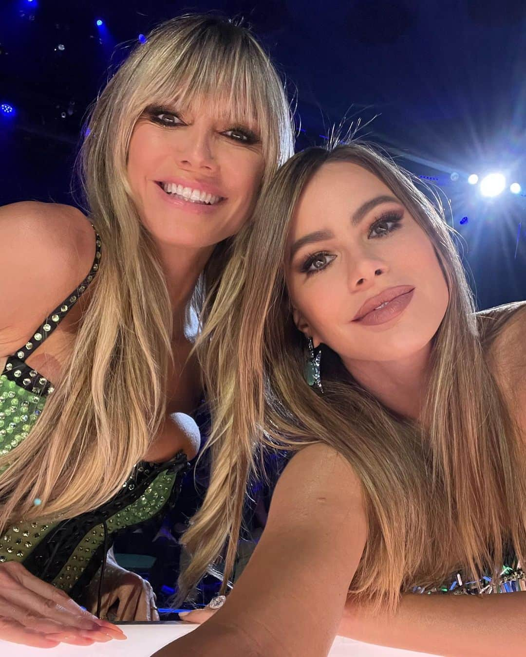 ソフィア・ベルガラさんのインスタグラム写真 - (ソフィア・ベルガラInstagram)「Im going to miss u @heidiklum ❤️❤️❤️❤️ #agt」9月15日 10時46分 - sofiavergara