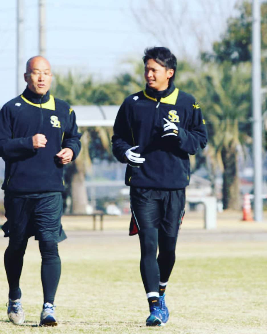 東浜巨さんのインスタグラム写真 - (東浜巨Instagram)「9月15日 川村さんの3回忌 いつも天国から見守ってくれてありがとうございます。  #川村コーチ #01」9月15日 22時02分 - _nao.higashihama_16