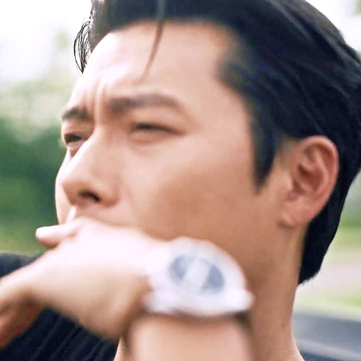 ヒョンビンさんのインスタグラム写真 - (ヒョンビンInstagram)「A Classic Icon Returns - Hyun Bin and the Speedmaster ’57 #OMEGA #Speedmaster #HyunBin #현빈 #ヒョンビン #玄彬」9月15日 22時31分 - withhyunbin