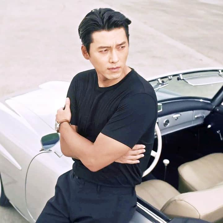 ヒョンビンさんのインスタグラム写真 - (ヒョンビンInstagram)「A Classic Icon Returns - Hyun Bin and the Speedmaster ’57 #OMEGA #Speedmaster #HyunBin #현빈 #ヒョンビン #玄彬」9月15日 22時31分 - withhyunbin