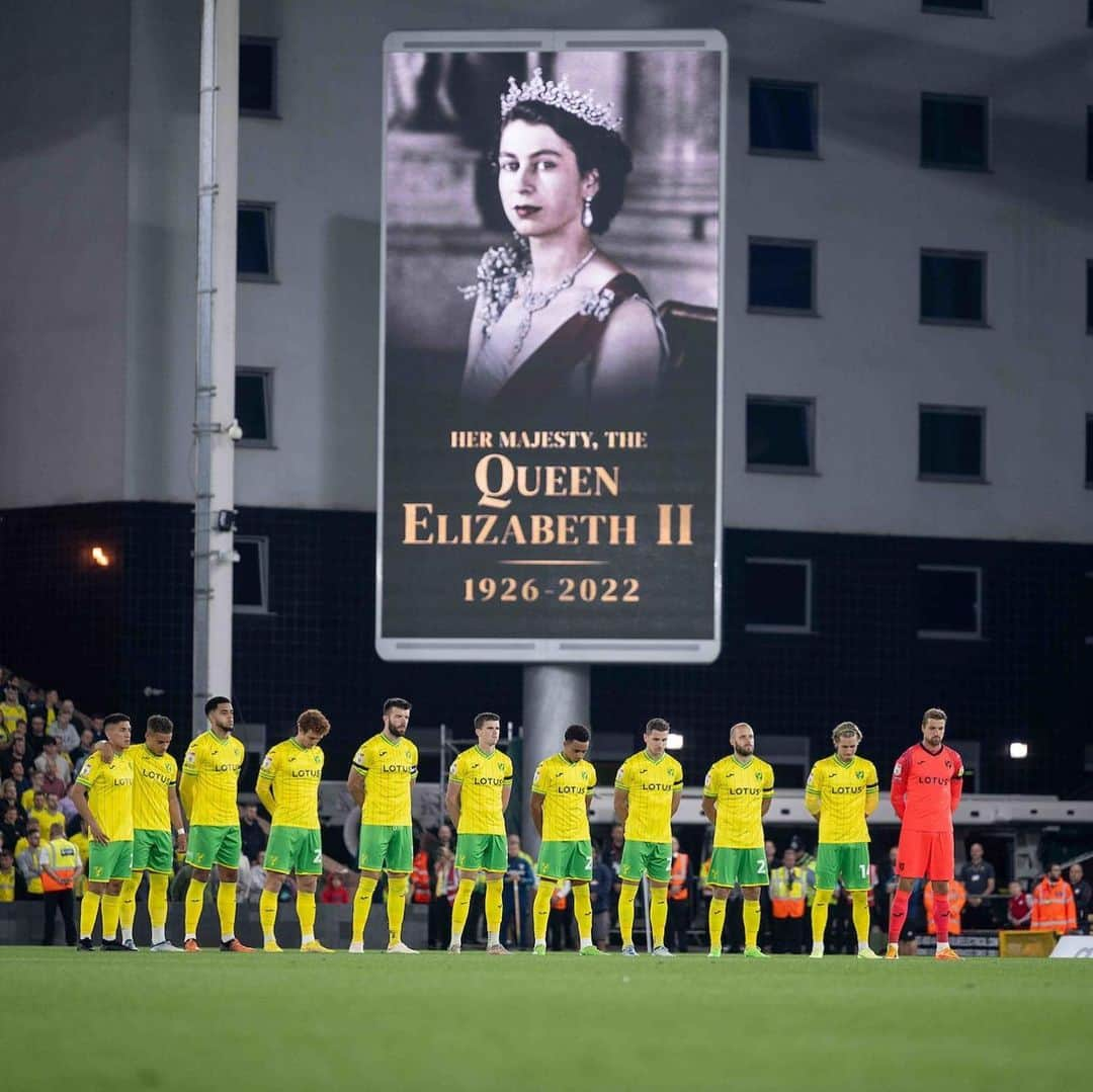 ティム・クルルさんのインスタグラム写真 - (ティム・クルルInstagram)「🖤  6 wins in a row 🔰 @norwichcityfc」9月15日 15時26分 - timkrulofficial