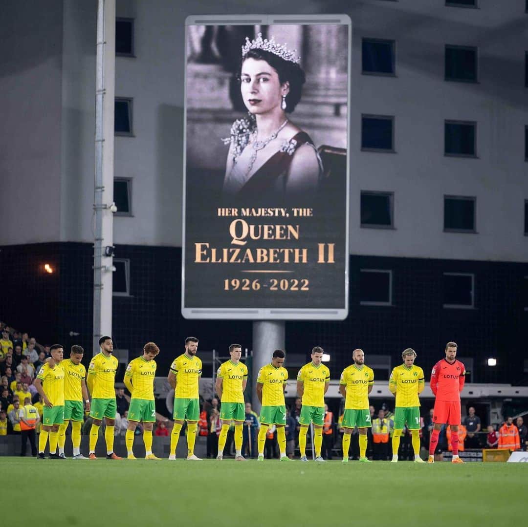 ティム・クルルのインスタグラム：「🖤  6 wins in a row 🔰 @norwichcityfc」