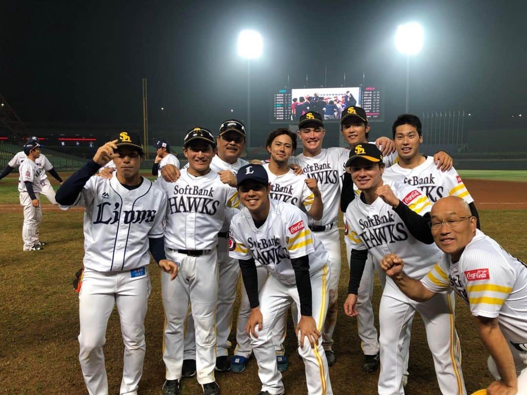 笠谷俊介のインスタグラム：「川村さんとの台湾のウィンターリーグが懐かしいです♪いつも選手を笑せてくれたり、趣味の話とかもしてくれて楽しかった思い出があります♪ 今日もまた1日頑張っていましょう！」
