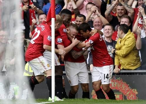 アレクサンデル・ビュットネルのインスタグラム：「today 10 years ago when i made my debut ⚽️ #manchesterunited」