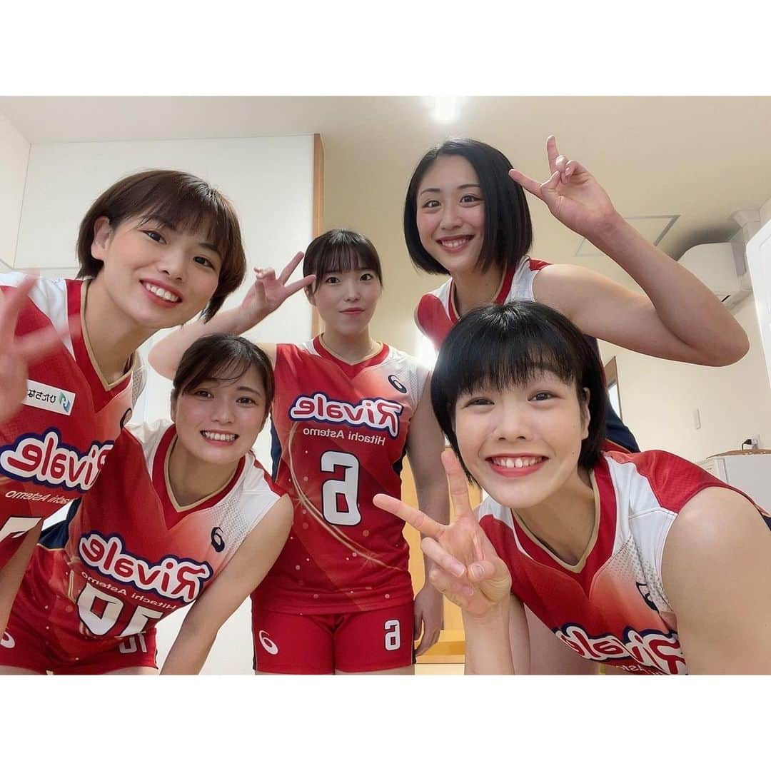 小池杏菜さんのインスタグラム写真 - (小池杏菜Instagram)「Newユニフォーム❤️💙 Newウィンちゃん🐰 とかわいいリヴァ子たちです。 是非会場でお待ちしております😊」9月15日 18時44分 - ancoromochi1216