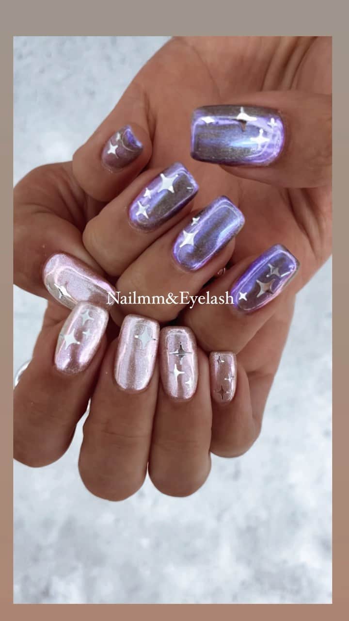 ✷kana✷のインスタグラム：「magnet×mirror💅🏽🧲🪞✨  @nailmm_eye_brow__  @sugi_mm_nailist   #nailart#naildesign#magnetnails#mirrornails#pinterest#tokyo#squarenails#恵比寿ネイルサロン#マグネットネイル#ミラーネイル#海外ネイル#海外風ネイル#キラキラネイル#ネイルデザイン#秋冬ネイル」