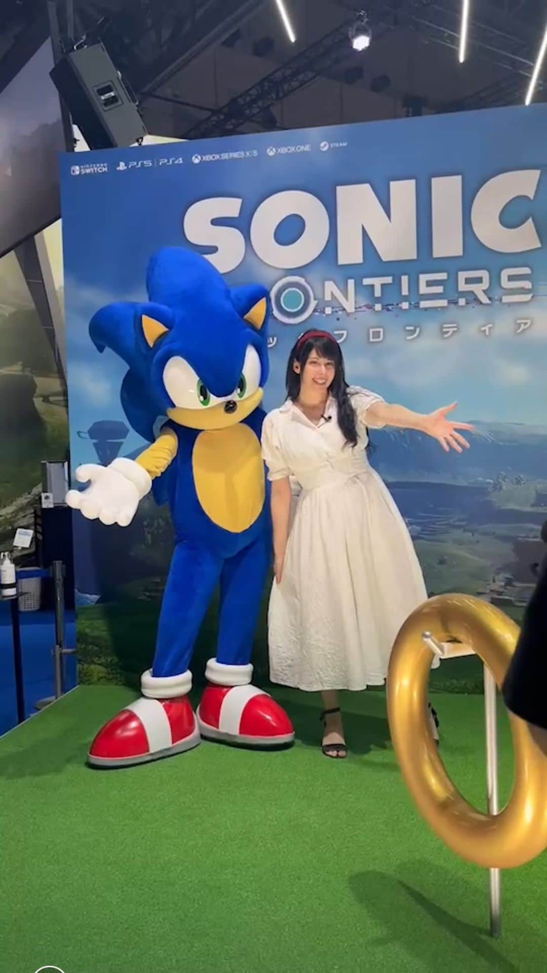 ユリコ・タイガーのインスタグラム：「The staff of Tokyo Game Show, they knew my LOVE for Sonic and they give me a big surprise…#TGS2022 #SEGA #sonicthehedgehog #ソニック」