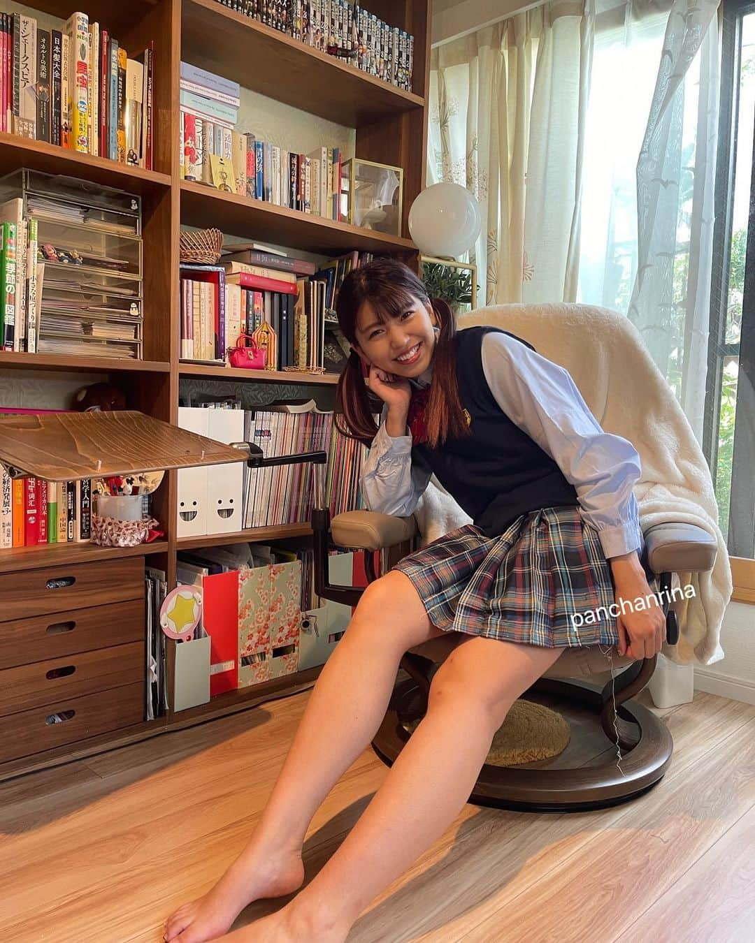 ぱんちゃん璃奈さんのインスタグラム写真 - (ぱんちゃん璃奈Instagram)「#ヤバいだろ　#28歳  言い訳させてください🙏  JKコスプレ全く興味ない😂 YouTube企画のコスプレ福袋に入ってたからさ...笑笑 記念に(笑) なんかごめんね！😂YouTube見てね...  ※糸出てる  #ぱんちゃん璃奈  #コスプレ #JKコスプレ　#女子高生コスプレ　#恥ずかしいけど載せちゃう　#キックボクサー　#筋肉女子 #ツインテール　#ふたつくくり」9月15日 20時51分 - panchanrina