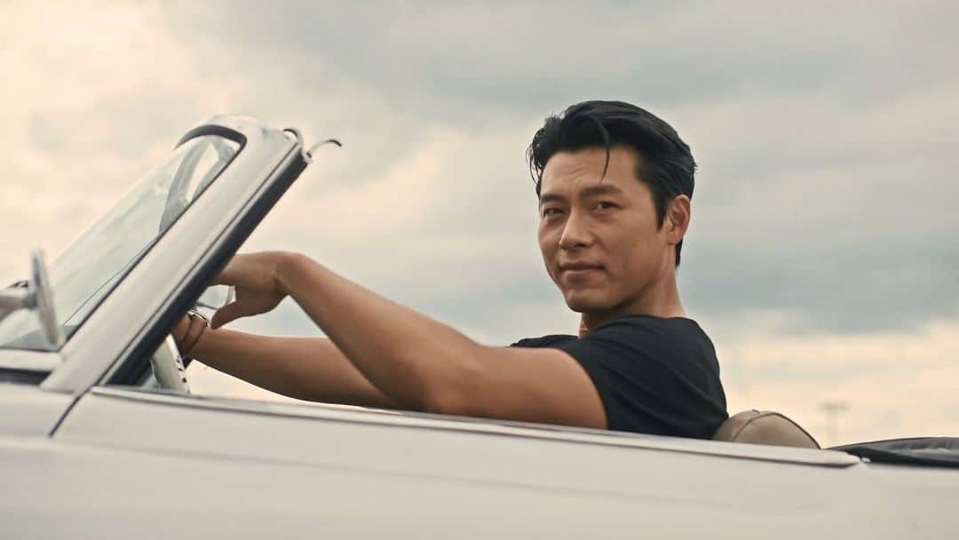 ヒョンビンのインスタグラム：「A Classic Icon Returns - Hyun Bin and the Speedmaster ’57  #OMEGA #Speedmaster #HyunBin #현빈 #ヒョンビン #玄彬」