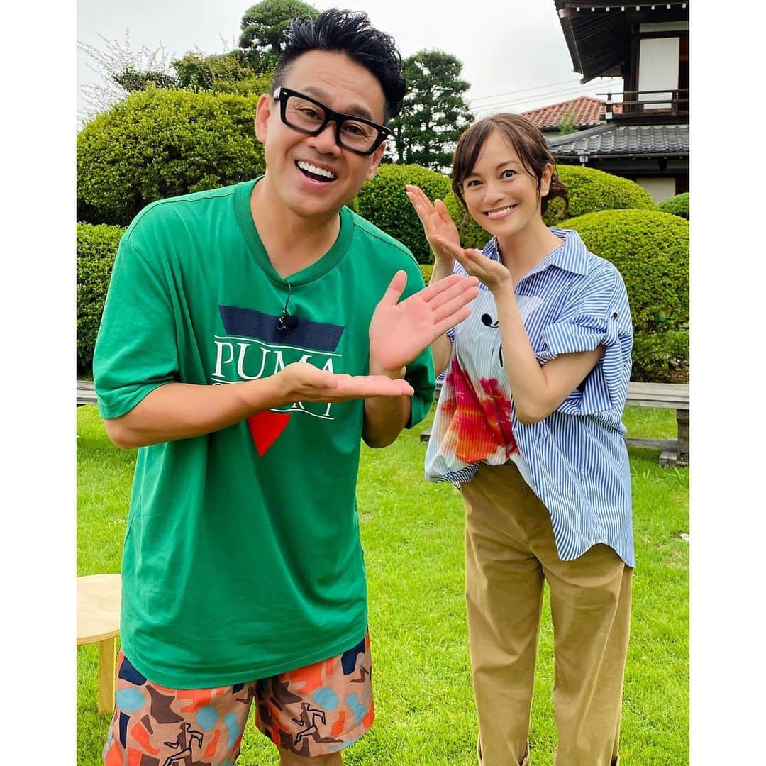 のインスタグラム：「17日土曜日夕方18時30分から 日本テレビ 「満天⭐︎青空レストラン」に出演します 最近のインスタで「夏に弱くなった」と書きましたが 大好きな番組にまた呼んでいただいたことで 舞い上がり😆⤴️ 暑さに弱いことなどすっかり飛んでしまい 行って参りました ロケ当日、曇り予報でしたが天気が良くて 本当〜〜〜に暑かったです 暑くて暑くて笑っちゃうくらい暑かったです というか笑ってました🤣 エンディングの頃は もうメイクも残ってなかったと思われます 笑ってください〜 宮川大輔さんはじめ スタッフのみなさんにお気遣いいただき 楽しく無事にロケを終えることができました 本当に感謝です 日本には 良質の素晴らしい作物を一生懸命作っていらっしゃる そして若い方が頑張ってらっしゃることを 改めて知ることができたロケでした ぜひご覧ください✨  衣装 #havelstudio」