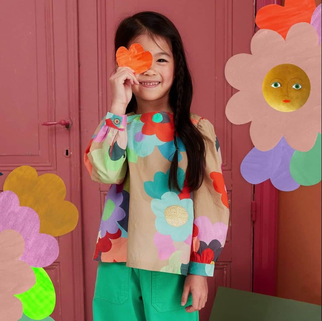 のインスタグラム：「Like a flower, bloom with all your love and power! 💜⁠ ⁠ #oilily #oililyworld #FW22⁠ #fall #winter #womenswear #kidswear #printonprint #oililyandme #flowerpower」