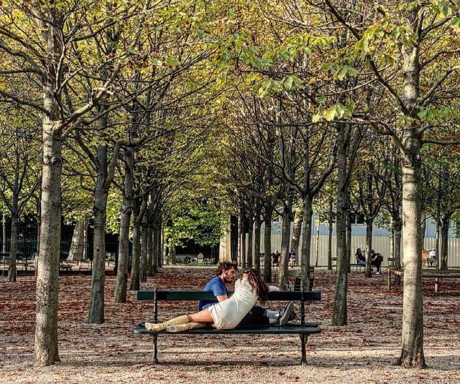 サム・クラフリンのインスタグラム：「🇫🇷❤️」