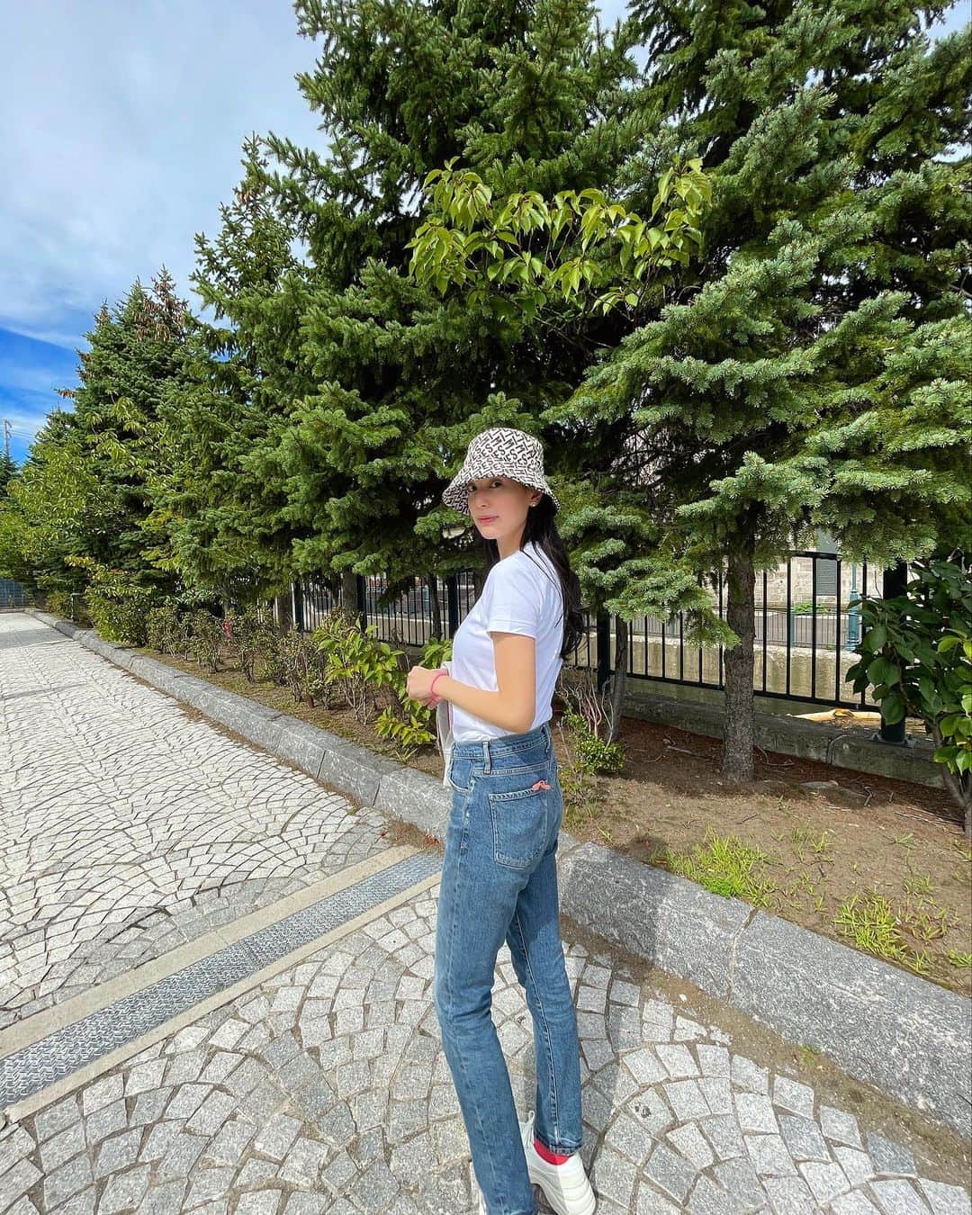 のインスタグラム：「秋服何着よう。 ジャケット新調したいな😌💓」