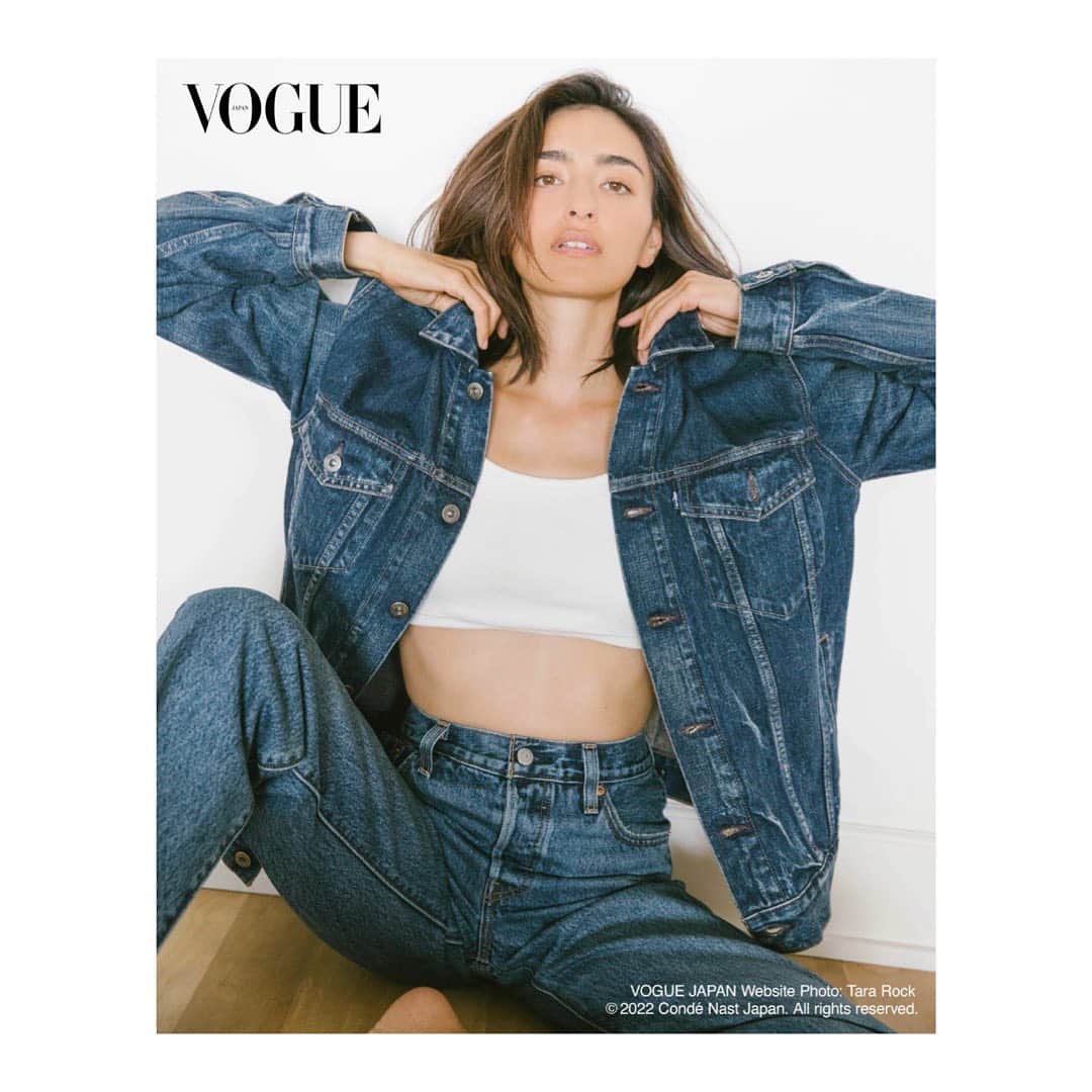 百々千晴のインスタグラム：「@voguejapan  @levis_japan  @liveglenwood  and me💙」