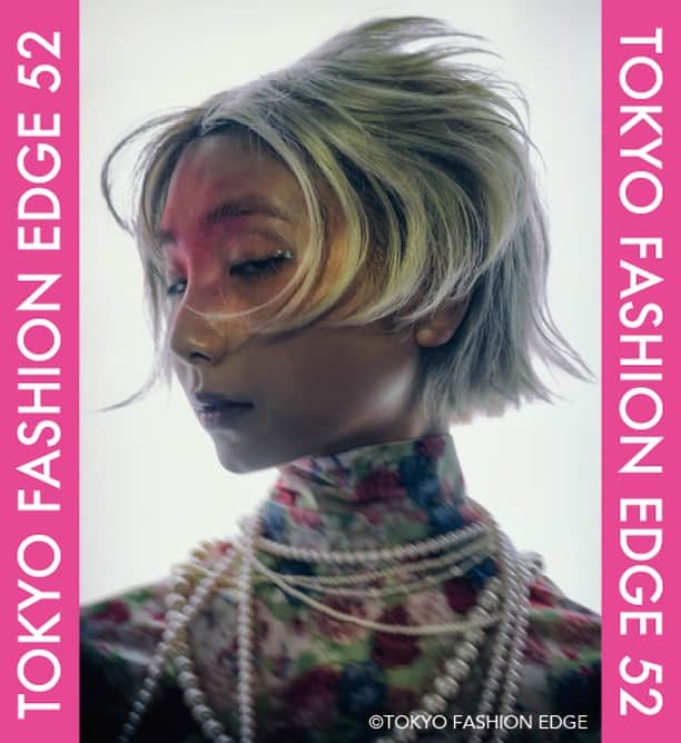 東京ファッションエッジ／プロフェッショナル東京のインスタグラム：「#ファッションエッジ 52号　好評発売中👍 自由テーマの作品を少しだけご紹介😘  天野裕介 エイティーンインターナショナル @uskamn  公式オンラインストアでは、クレジットカード、アマゾンpay、コンビニ決済、キャリア決済など、お支払いも便利でスムーズ😄 お買い求めは弊社（https://beauty-gr.co.jp）まで🔍  ---------------------------------------------------- #東京ファッションエッジ　#tokyofashionedge #profeshionaltokyo #クリエイティブヘア#creative #クリエイティブヘアスタイリスト #creativehairstylist #hair #ヘアスタイル #hairstyle #ヘアカラー #haircolor #メイク #make #makeup #ファッション#fashion #美容師 #ヘアスタイリスト#hairstylist #hairstylistjapan #美容学生#modermsalon #colorsync#hairtransformation #hairinspo#hairofinstagram #美容学生と繋がりたい#fashionista」
