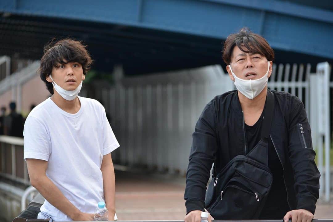 佐野和真のインスタグラム：「お知らせでございます！  なんと  いま目下稽古中の  舞台タクフェス第10弾  『ぴえろ』  のスピンオフが公開になりました！ まさに舞台が始まる前のお話です。 いわゆるエピソード０とでもいいますでしょうか。 是非舞台来られる方は観てから劇場に遊びに来てください🙋‍♂️ もし舞台気になってる方は、 スピンオフを是非観て検討してみて下さい🙇‍♂️  よろしくどーぞ！！！  https://youtube.com/playlist?list=PLLe22vlBlaWfCpQ-wbOkAw72z5ukSEzac  https://vt.tiktok.com/ZSRmoJDPK/」