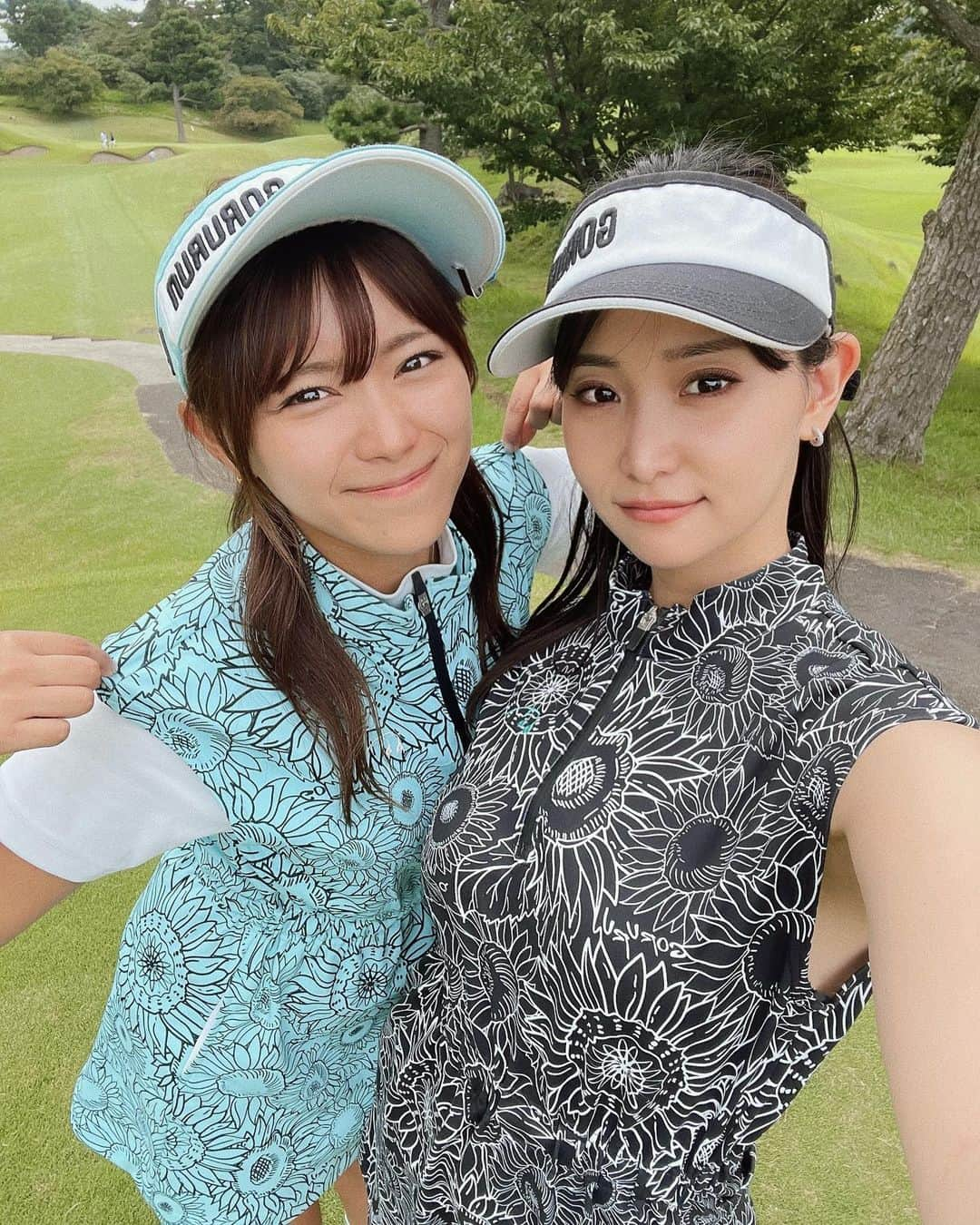 永尾まりやさんのインスタグラム写真 - (永尾まりやInstagram)「名門ゴルフコース　川奈ゴルフコース⛳️  お天気は曇りだったけどコースからみる相模湾がとっても綺麗だったよ😌✨  スコアは119🥲 でも素敵なコース回れてとっても貴重な体験ができました！  鈴蘭とも初ラウンド！ 前泊して一緒に泊まってakbの時いつも相部屋だったの思い出したっ もう10年前…エモいね🫢  鈴蘭のゴルフブランド @gorurun_  でおそろコーデ💙🤍」9月16日 12時17分 - mariyagi_san