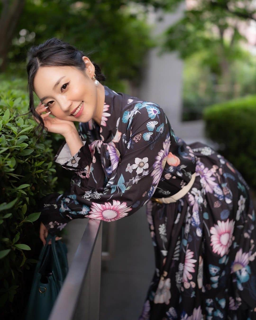 SALLYのインスタグラム：「☽ ・ ・ 「なーに見てるの？？」 ・ Sally 女神の誘惑 385pics ・ ・  #japanesegirl #asiangirl #asiandoll #エロテロリス党 #撮影会 #撮影会モデル #被写体 #コスプレ #cosplay #黒髪 #blackhair #性癖 #誰かの性癖に刺され #lingerie #sexy #骨格ウェーブ #日韓ハーフ #instagravure #ポートレート #portrait #gravure #グラビア #作品撮り #instagood #f4f #kindlebooks #kindle写真集 #デジタル写真集 #グラビア写真集」