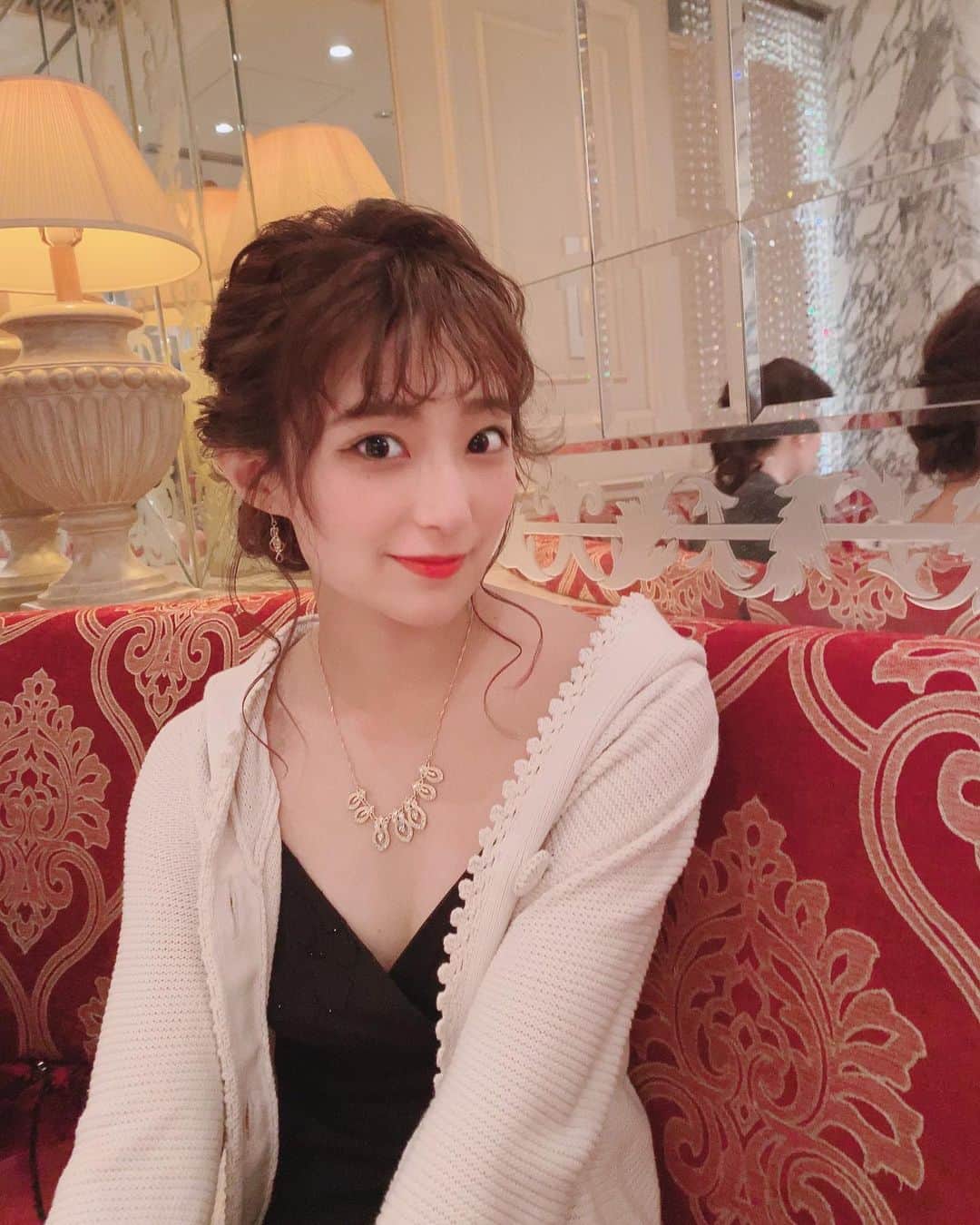 ミクのインスタグラム：「. . 映画「ヘルドックス」に ホステスのうたた役として 少しですが出演させてただいています☆ 劇中のシーンで ボーンブレイクさせて頂いております✨ とてとセクシーな ワンピースの衣装ですね👗 こんな素敵な作品に関われて光栄です✨ 皆さん是非チェックしてください☺️ . . 　#ヘルドックス　#ホステス　役　#映画」
