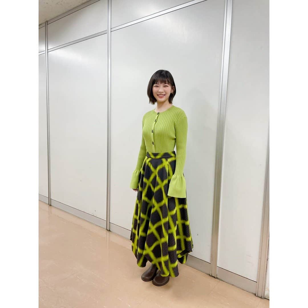 伊藤沙莉のインスタグラム：「溜まっていた素敵お衣装コーナー👗❣️  「おはよう日本」 ニット スカート @lanvin_en_bleu_womens #LANVINenBleu ブーツ @quartierglam イヤリング @garni_official #GARNI  「ジュラシックワールドイベント」 トップス スカート @millanni @dressunreve サンダル @yelloshoes_official イヤリング @la_chiave_jewelry  「夜マックイベント」 ブラウス @kohslickucrro パンツ @wacca_official @dressunreve イヤリング @la_chiave_jewelry サンダル @daniella_and_gemma  「あなたに聴かせたい歌があるんだ試写会」 トップス スカート @beautifulpeople_officialsite  サンダル @jimmychoo イヤリング @mikufukamitsu リング @shisui_water @higashiyamapr  「ジュラシックワールド取材」 トップス @___shiio___ ワンピース @eslow__ イヤリング @ten.isetan  続く…」