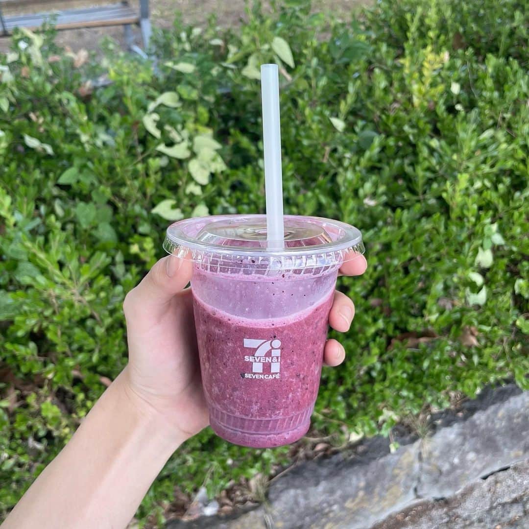 安村真奈のインスタグラム：「熊本にも上陸してたから初体験してきた^ ^ ベリー味にしたよ🫐」