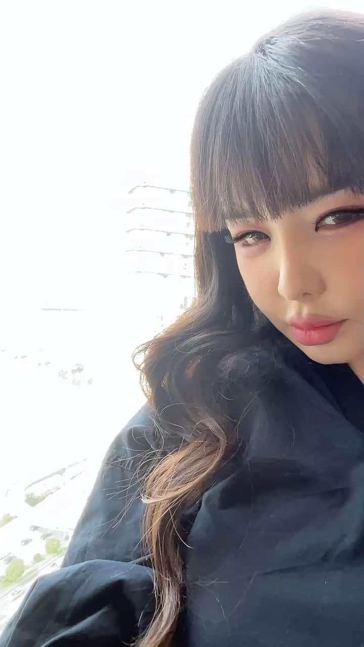 パク・ボムのインスタグラム：「...#박봄 #parkbom」