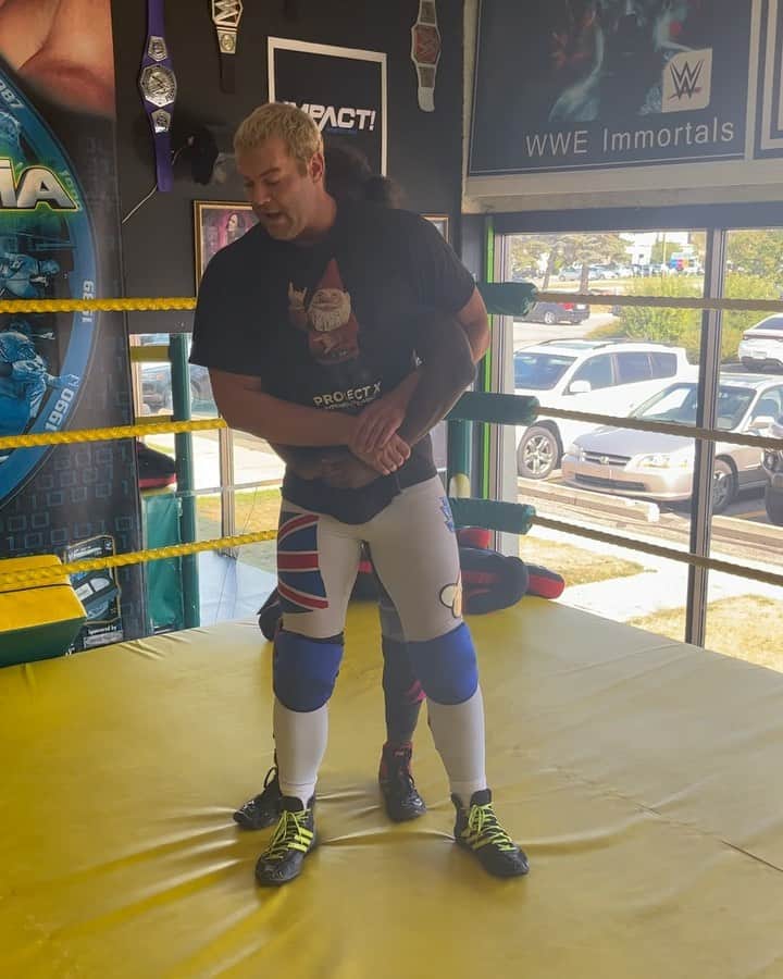 デイビーボーイ・スミス・ジュニアのインスタグラム：「Yessir. 🤼‍♂️👽👍. Little Double Wrist lock throw. At first to a profile….Tony Fishman delivery in your back pocket. 😉」