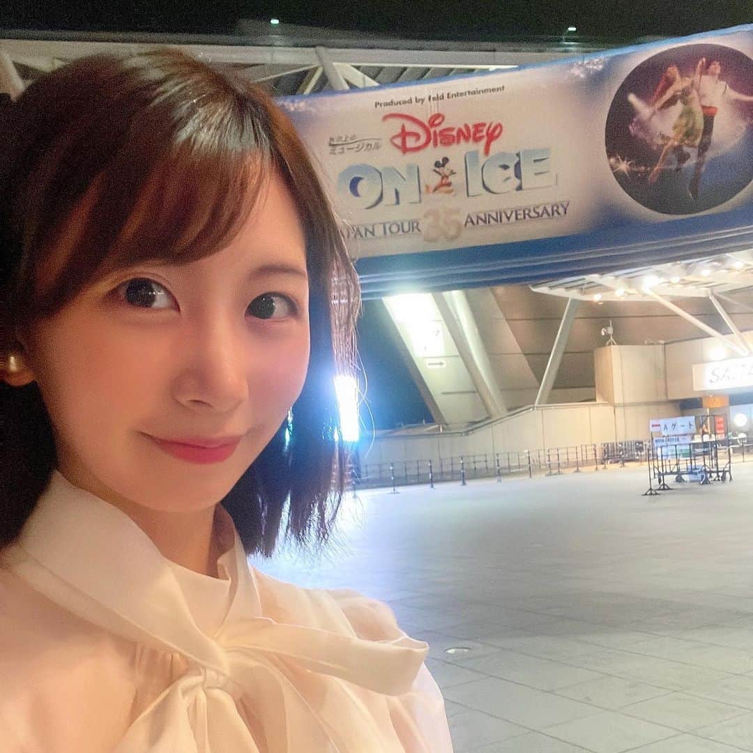 のインスタグラム：「ディズニー・オン・アイス JAPAN TOUR 35th ANNIVERSARY 埼玉公演 18:30～の部⛸🎀✨️  オープニングMCを務めさせて頂きました🎤 会場の皆さんの反応がとても温かく、私も楽しい時間を過ごせました!!  ありがとうございました☺️❄️✨️ #ディズニーオンアイス #ディズニーオンアイス2022 #disney #disneyonice」