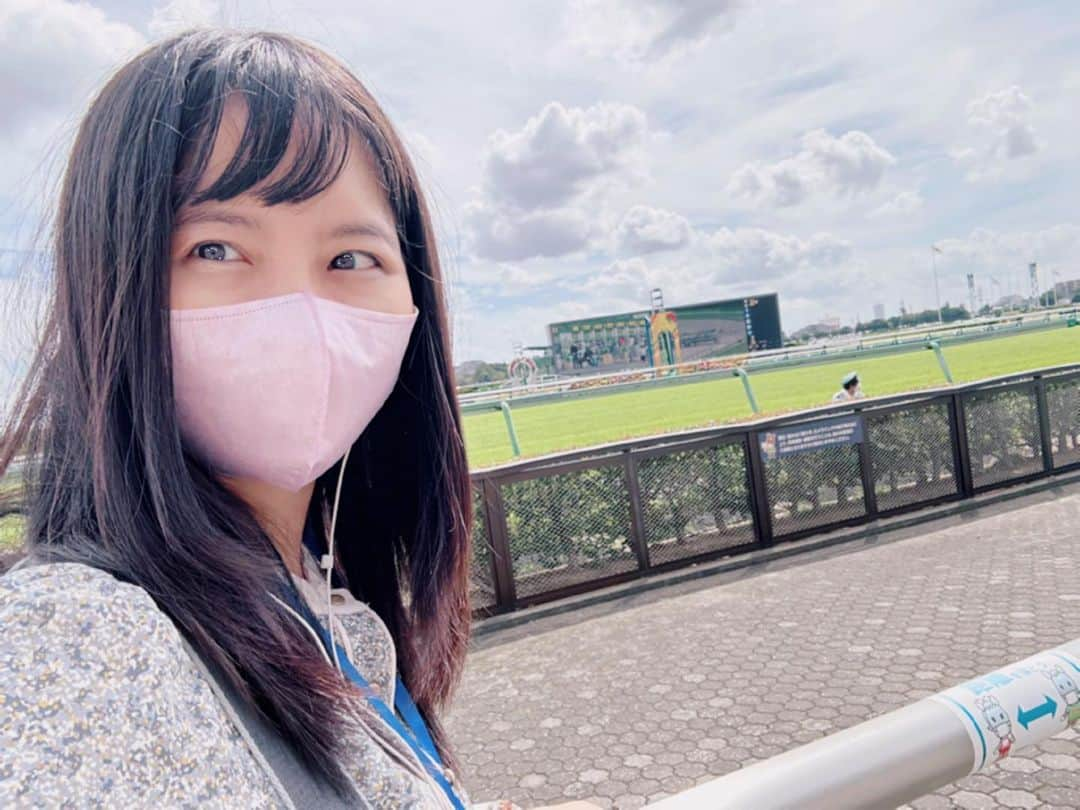 栗林さみさんのインスタグラム写真 - (栗林さみInstagram)「およそ3年ぶりの中山競馬場🏇💨 芝がきれい！ #競馬 #中山競馬場 #中山競馬 #競馬場 #horse #horses #japan #jra #アナウンサー #キャスター」9月17日 16時33分 - kurisami