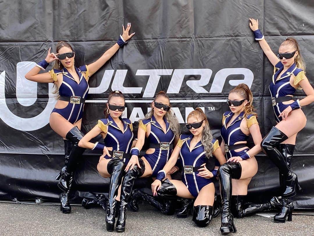 CYBERJAPAN Staffのインスタグラム：「@ultrajapan DAY1  雨の予報でしたが、晴れました☀️ 本日のメンバーで記念撮影📸 明日もメインステージからのスタートとなります！   ※ 撮影時のみマスクを外しています。  #CYBERJAPAN #サイバージャパン #cyberjapandancers #ultrajapan」