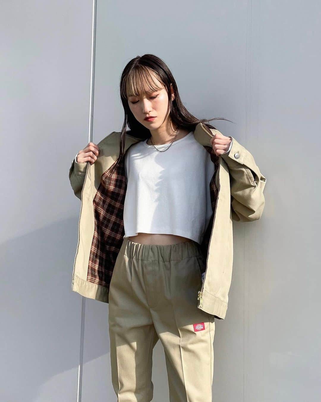 XGIRL_ootdのインスタグラム：「#xgirl_ootd  @ayanaaan_26 158cm 　 XLARGE/X-girl SHINJUKU STAFF 　 ------------------------------------ ▪️X-girl × Dickies PAINTER JACKET ￥24,200(税込) ▪️X-girl × Dickies WORK CHEF PANTS ￥13,200(税込) ▪️FACE L/S CROPPED TOP ￥6,600(税込) ------------------------------------ 　 #xgirl #xgirljp #xgirlus #エックスガール #ストリートコーデ #秋コーデ #セットアップ #セットアップコーデ #ツイード #dickies #ディッキーズ #dickies874 #y2k #y2kファッション #y2kstyle」