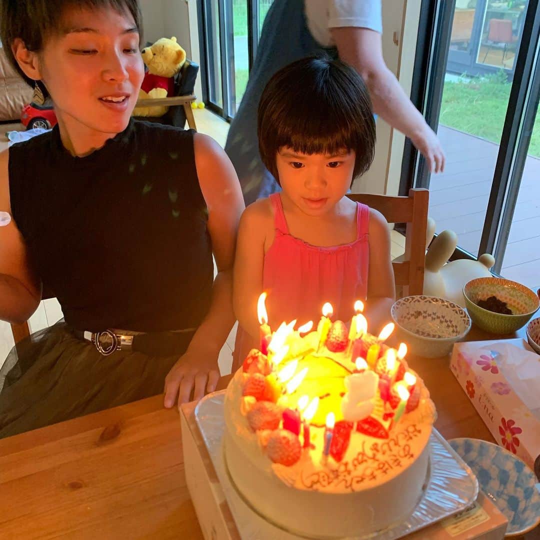 宮坂桃子のインスタグラム：「5歳〜〜〜〜！！！！！！！！！まであと２４時間後パーティー」