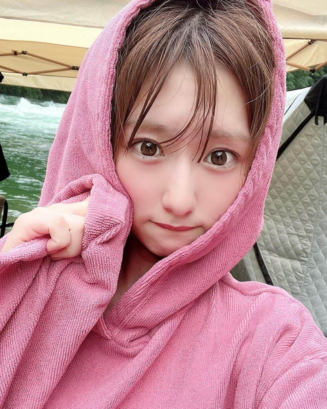 阿比留李帆のインスタグラム：「今年の夏は今更サウナ〜になった夏でした🧖🏻‍♀️♨️笑 川サウナ最高すぎる😭💞 #サウナ #川サウナ #サウナイキタイ #サウナ〜 #sauna」