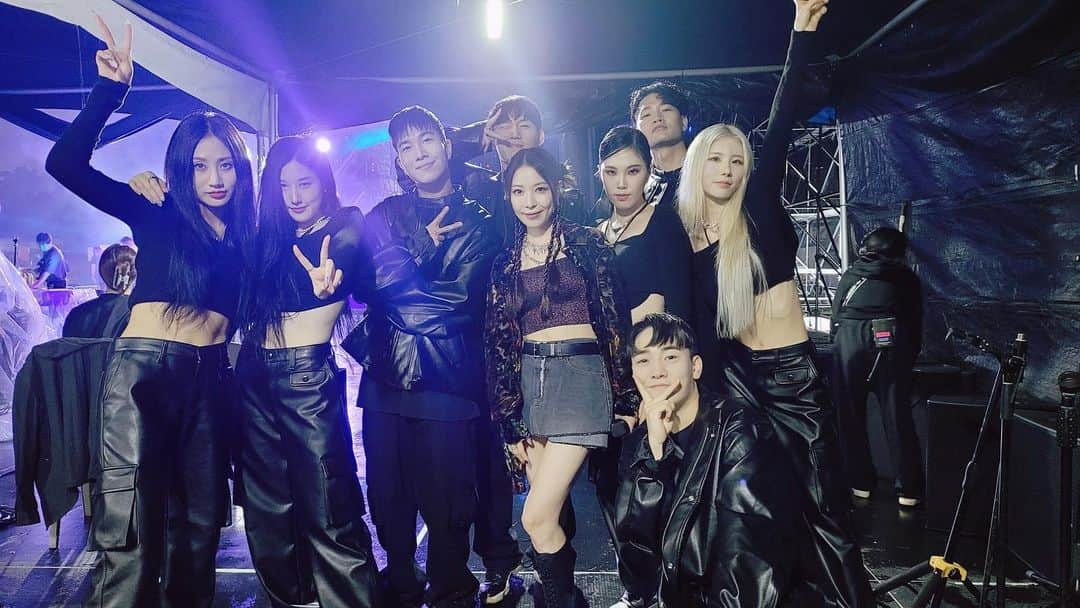 BoAのインスタグラム：「소중한 우리 멤버들~~❤️ 함께 해줘서 고마워여~🙌 최고야~~👍🫶 #listenagainfestival2022」