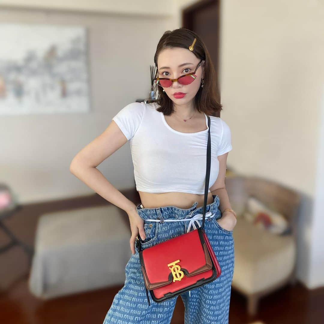 クリスティン・ウェイさんのインスタグラム写真 - (クリスティン・ウェイInstagram)「Thinking about autumn fashion but still in summer mood. #christinewei #cwfashion #summerfashion」9月17日 19時19分 - prettywhy