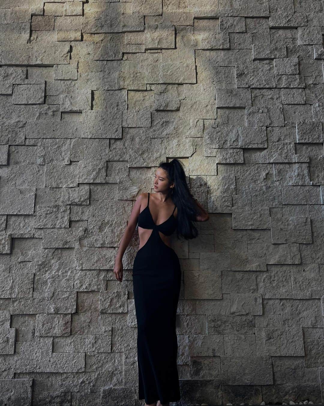 Janie W.のインスタグラム：「little black dress 🖤」