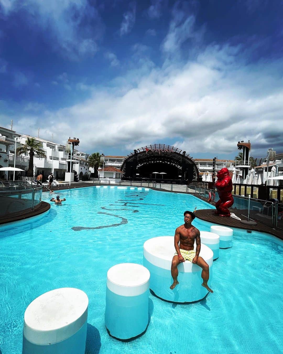 西片かずひろのインスタグラム：「毎年恒例のイビザ  #ibiza🍒 #ushuaiaibiza #スペイン」