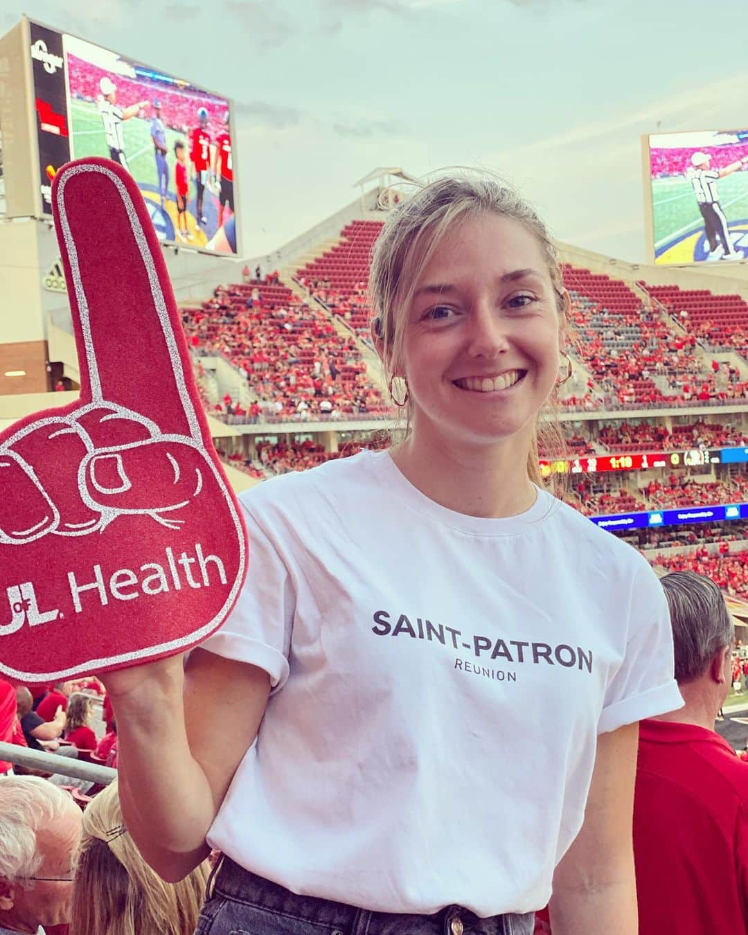 ミカエル・ミシェルのインスタグラム：「American football 😍🏈 Cardinals ❤️  #gocards #universityoflouisville #americanfootball」