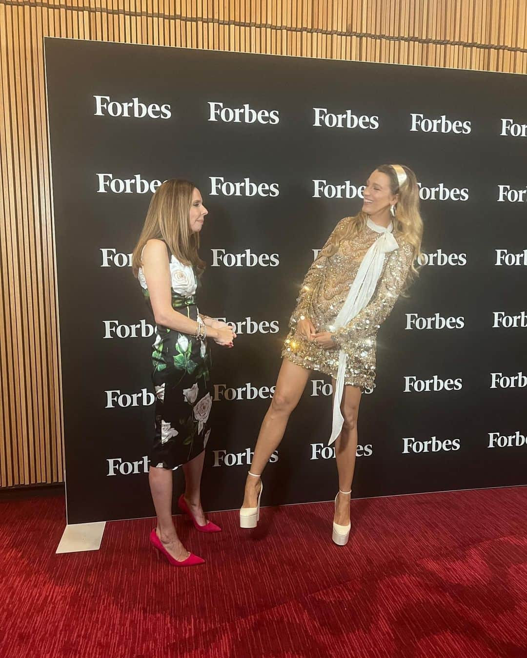 ブレイク・ライヴリーさんのインスタグラム写真 - (ブレイク・ライヴリーInstagram)「@forbes 🙏 for having me to talk @bettybuzz , @grameenamerica and owning what you believe in. Such an honor. And thank you to everyone who made me sparkly @maisonvalentino @lorraineschwartz @ofirajewelz @kristoferbuckle @jennifer_yepez @nailsbymei @molly_sage 💖🫶💖」9月18日 5時24分 - blakelively