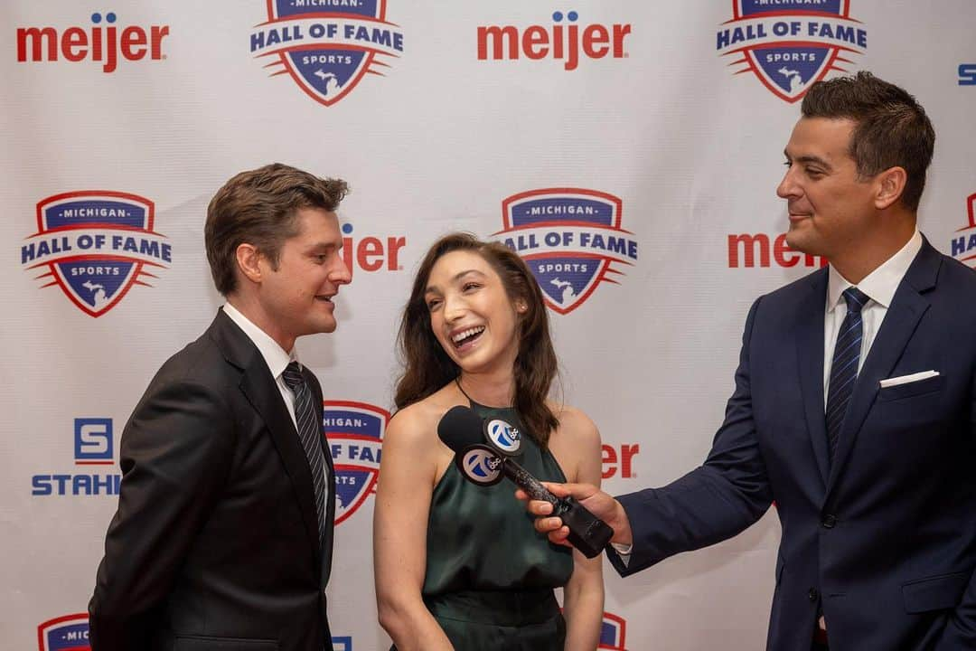 メリル・デイヴィスさんのインスタグラム写真 - (メリル・デイヴィスInstagram)「What an honor being inducted into the Michigan Sports Hall of Fame last weekend alongside such remarkable folks and reps of our home state. Thank you @michigansports_hof for including us and to our families and friends for not only joining us, but helping us each and every step along the way of our adventure! ⛸ ••• #puremichigan #michigan #detroit #goblue #umich」9月18日 8時39分 - meryledavis