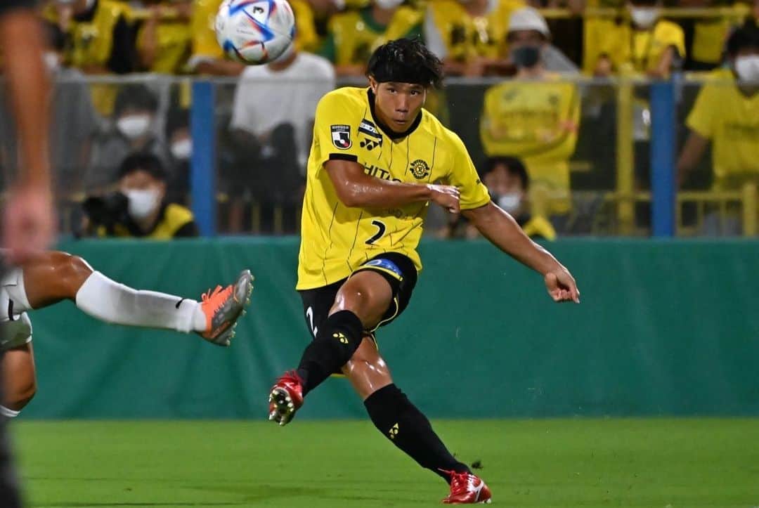 のインスタグラム：「. vs川崎フロンターレ 1-1  素晴らしいスタジアムの雰囲気の中で勝ち切りたかった。 もっともっと攻守において勇気を持った闘いを。  残り4試合、チームとしての成長を示せるように。  スタジアム、そしてDAZNでの応援ありがとうございました！  #柏レイソル」