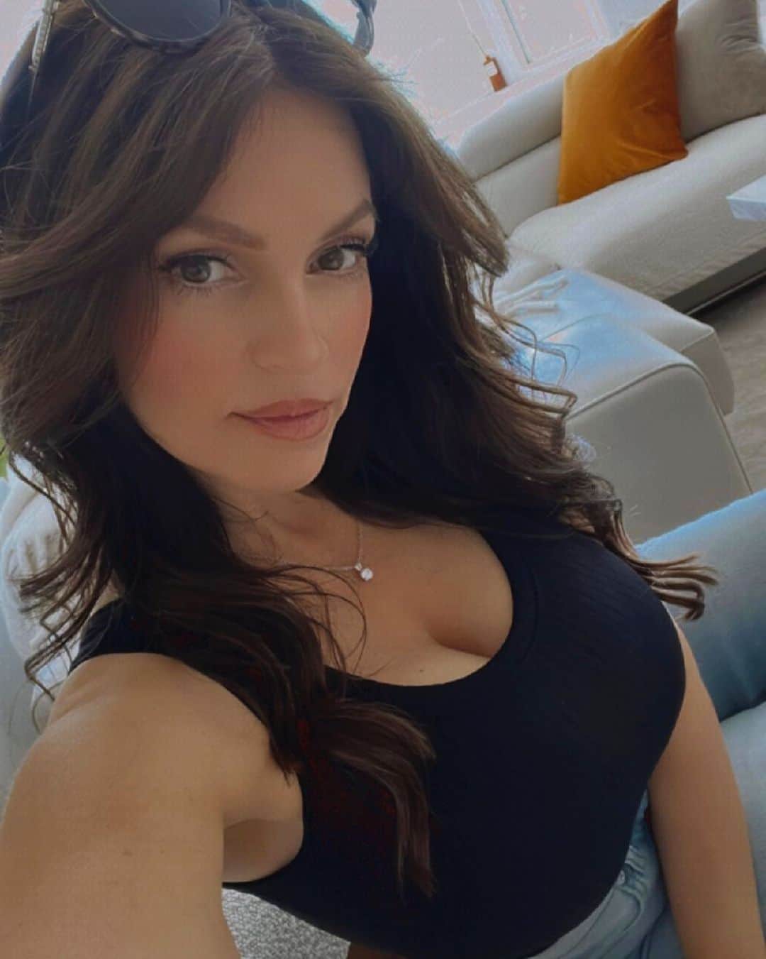 デニス・ミラーニのインスタグラム：「Who’s excited for fall? 🍂🍁🍂」