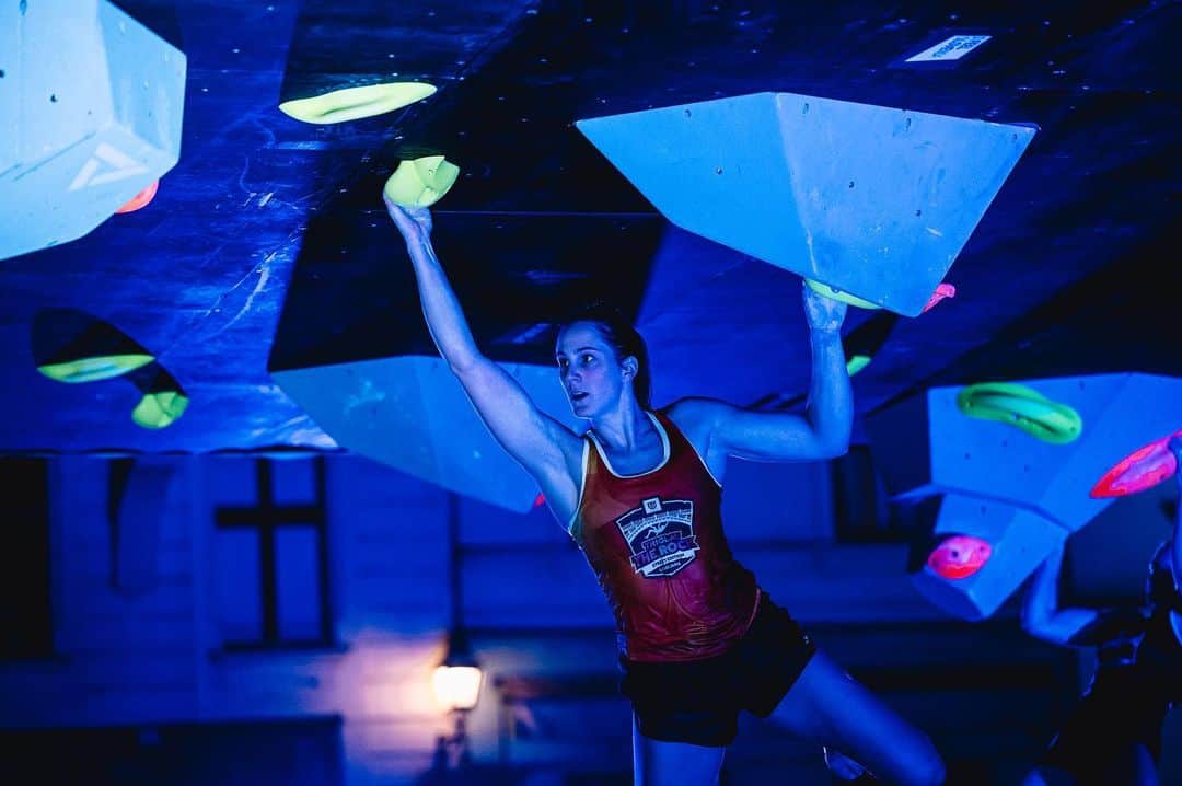 ユリア・クルーダーのインスタグラム：「Winner of Triglav the Rock Ljubljana 🏆 @triglavtherock  Splashing into Ljubljanica river definitely wasn’t my favorite thing, but overall I really enjoyed this event ✨ 📸: @gregavalancic @nikbfoto  @scarpaspa」